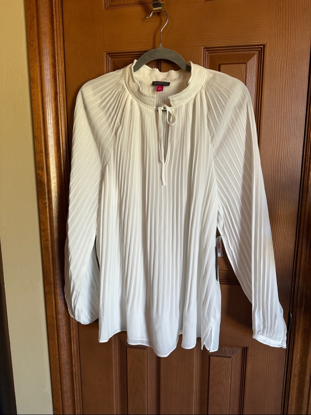 NWT Vince Camuto Pleated Long-Sleeve Blouse, size Large